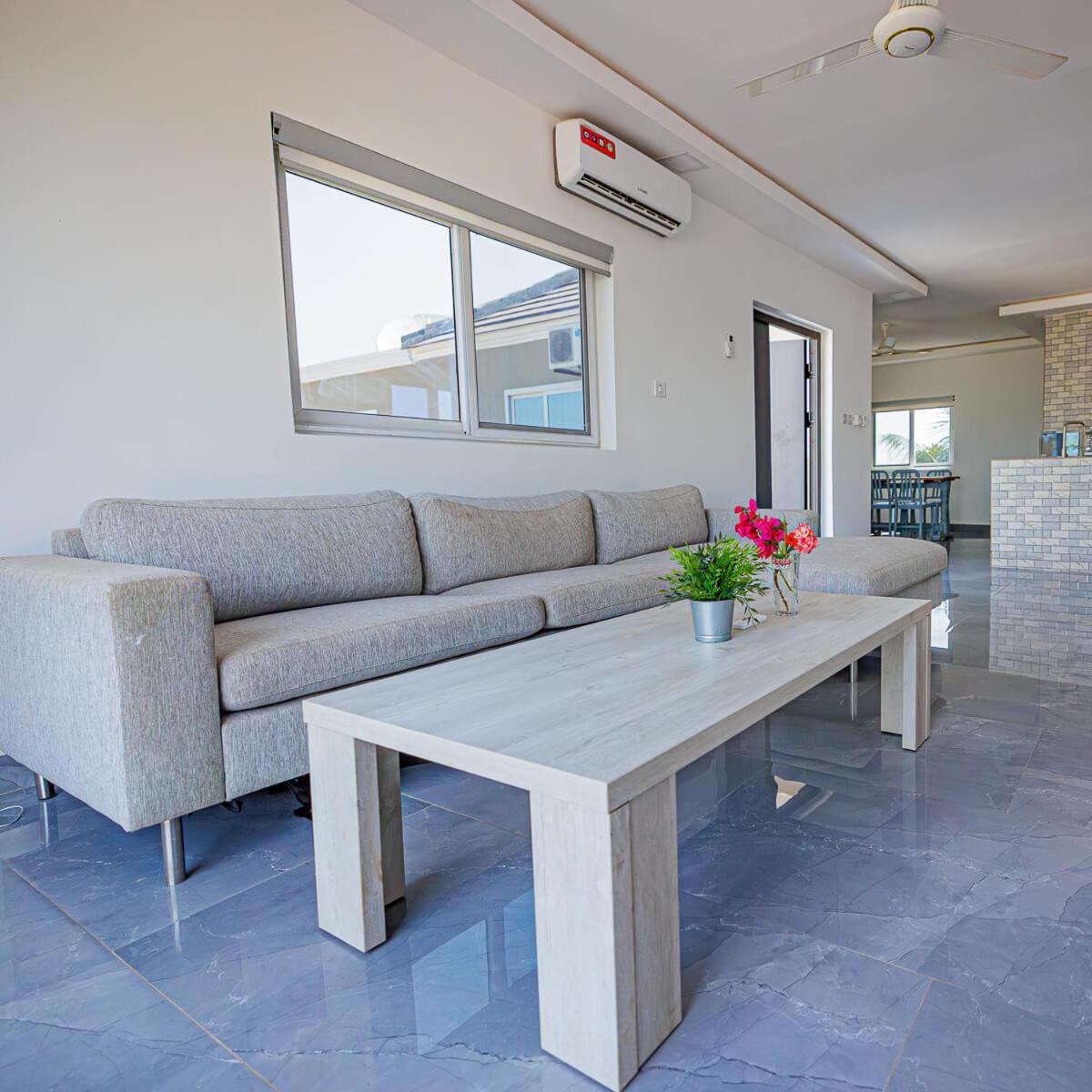 Ocean Villa Heights Brufut Ngoại thất bức ảnh