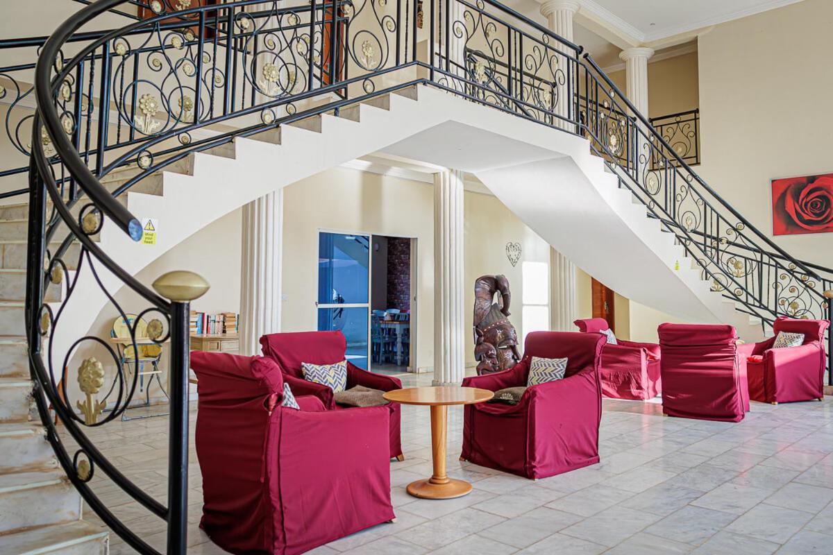 Ocean Villa Heights Brufut Ngoại thất bức ảnh
